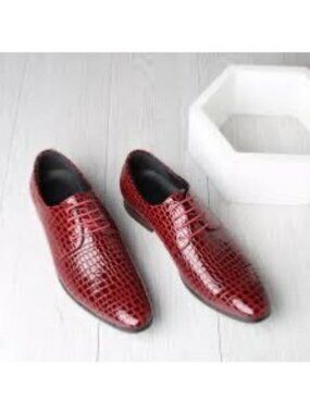 Mens Castelleone Red Crocodile-Embossed Faux Leather Oxford Dress Shoes With Rub